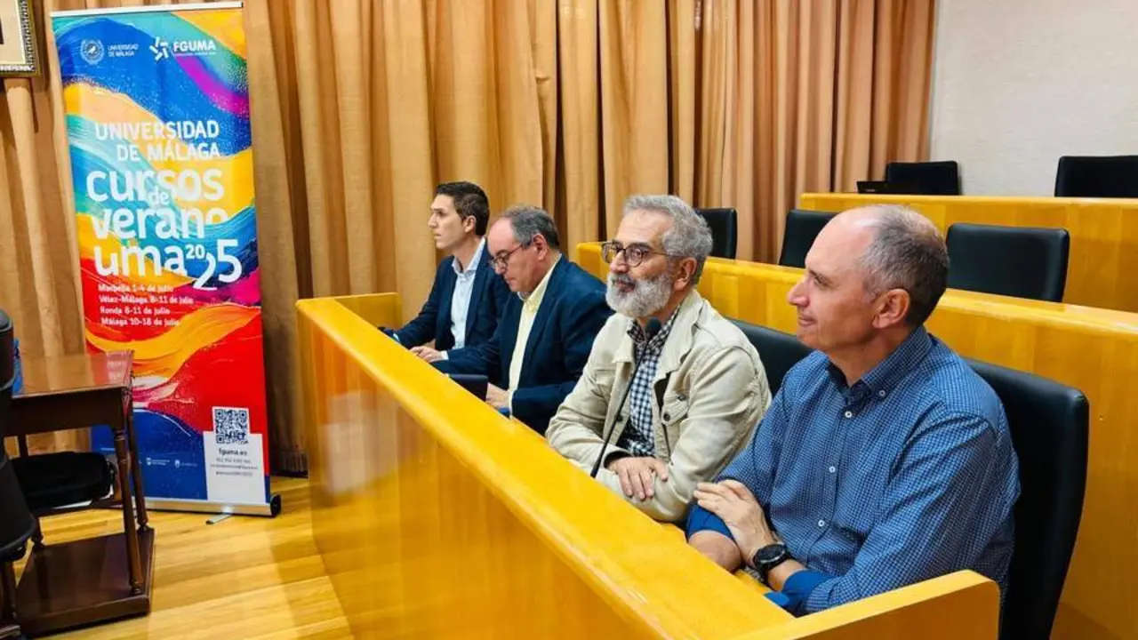 Presentaci&oacute;n cursos de verano de la UMA en V&eacute;lez-M&aacute;laga. - Ayuntamiento V&eacute;lez-M&aacute;laga