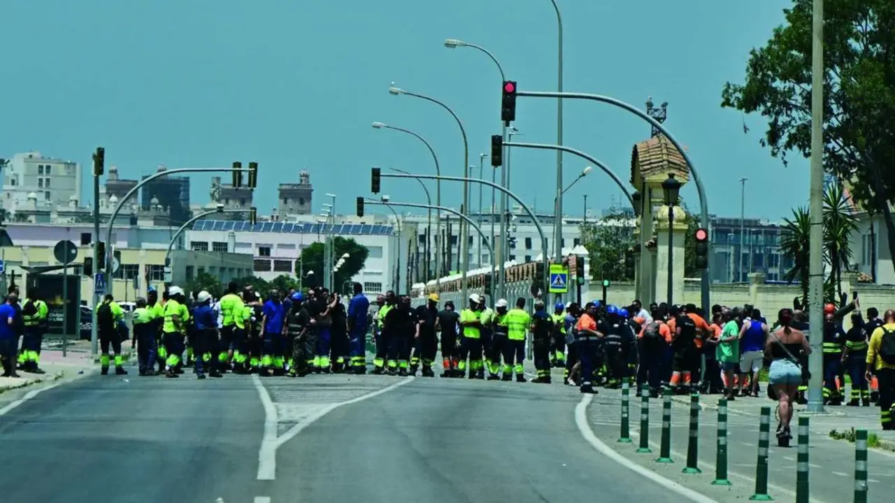 Protestas por el convenio del metal en el astillero de C&aacute;diz. - Eulogio Garc&iacute;a