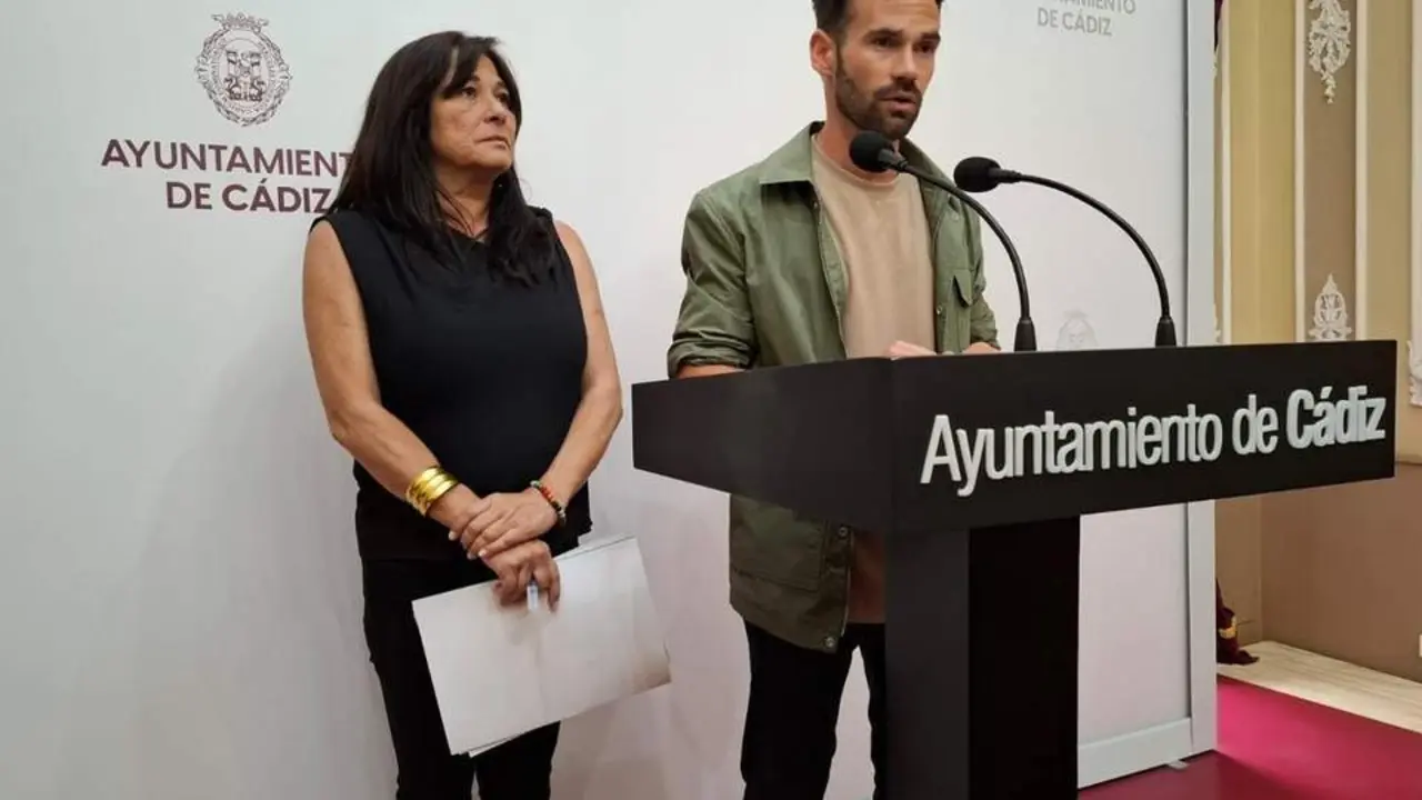 David de la Cruz y Helena Fern&aacute;ndez, en rueda de prensa. - VIVA