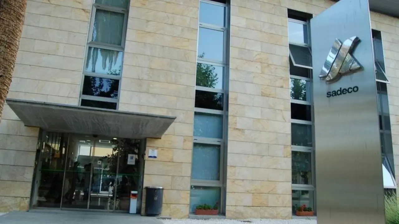 Imagen de archivo de la sede de Sadeco. - AI
