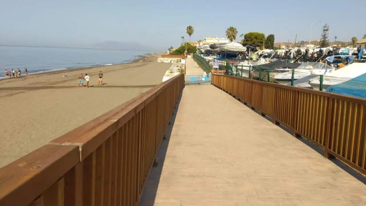 La Senda Litoral, ya reparada. - Ayuntamiento V&eacute;lez-Malaga