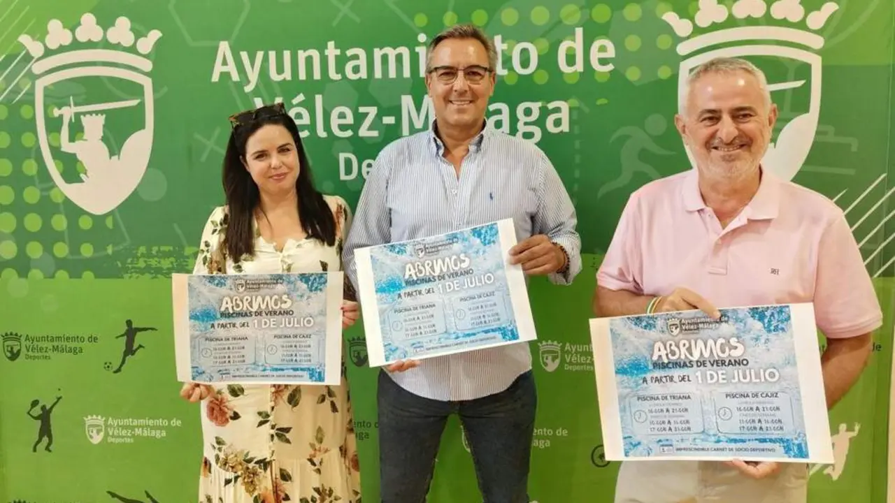 Apertura de las primeras piscinas de V&eacute;lez-M&aacute;laga. - Ayuntamiento V&eacute;lez-M&aacute;laga