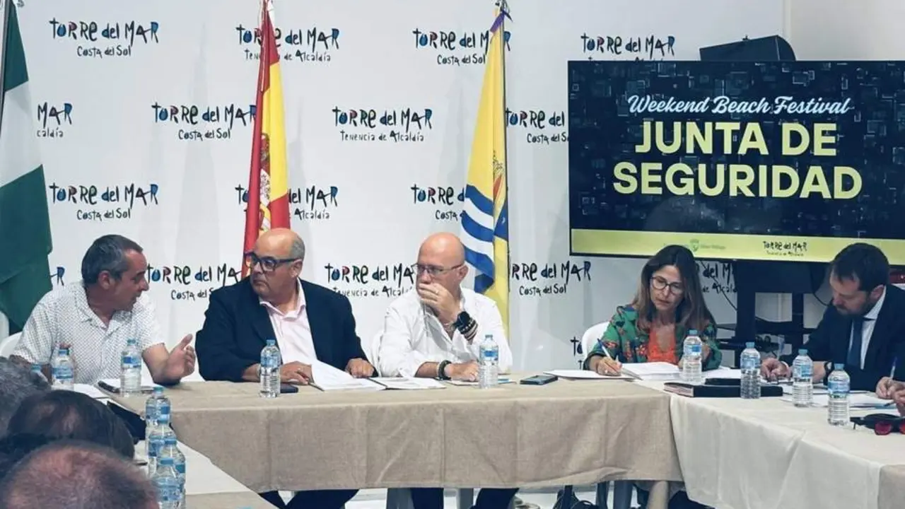 Junta de Seguridad del Weekend Beach Festival. - Ayuntamiento V&eacute;lez-M&aacute;laga