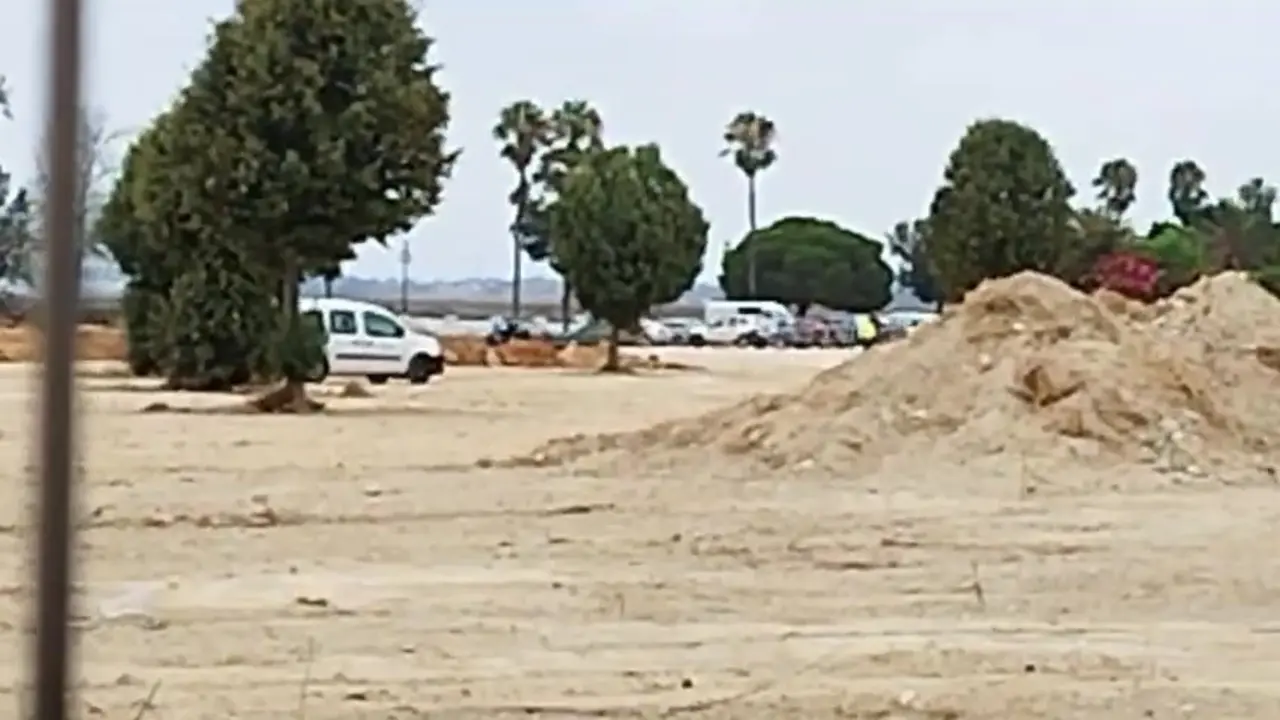 Ojo con aparcar ya dentro del recinto vallado de La Magdalena: peligro de gr&uacute;a