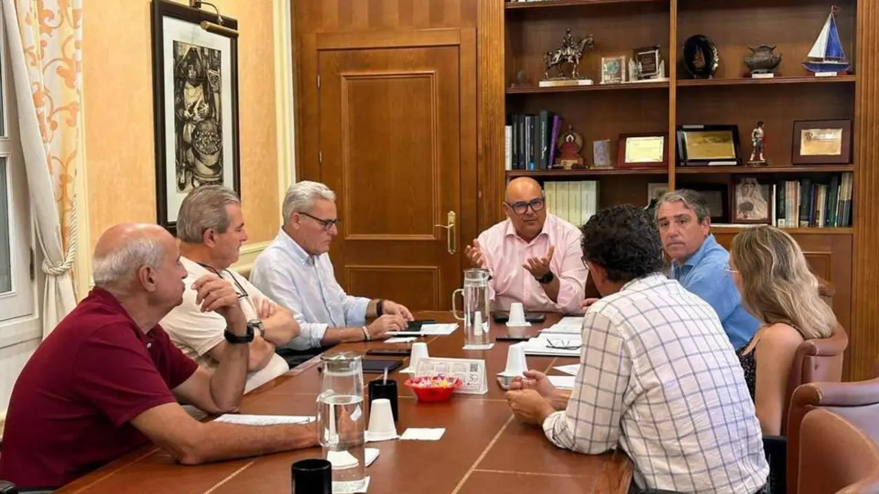 Jes&uacute;s Lupi&aacute;&ntilde;ez, al frente de la reuni&oacute;n del PEPRI. - Jes&uacute;s Lupi&aacute;&ntilde;ez