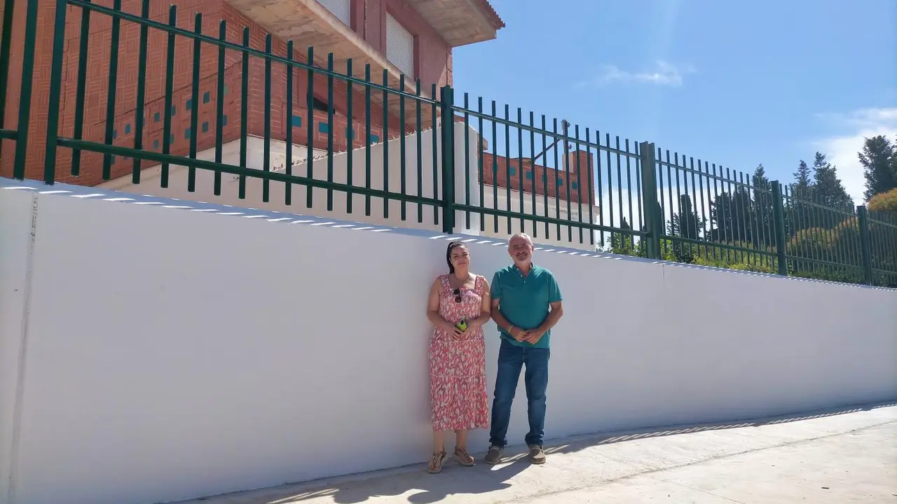 Remodelaci&oacute;n del muro del CEIP El Romeral de V&eacute;lez. - Ayuntamiento V&eacute;lez-M&aacute;laga