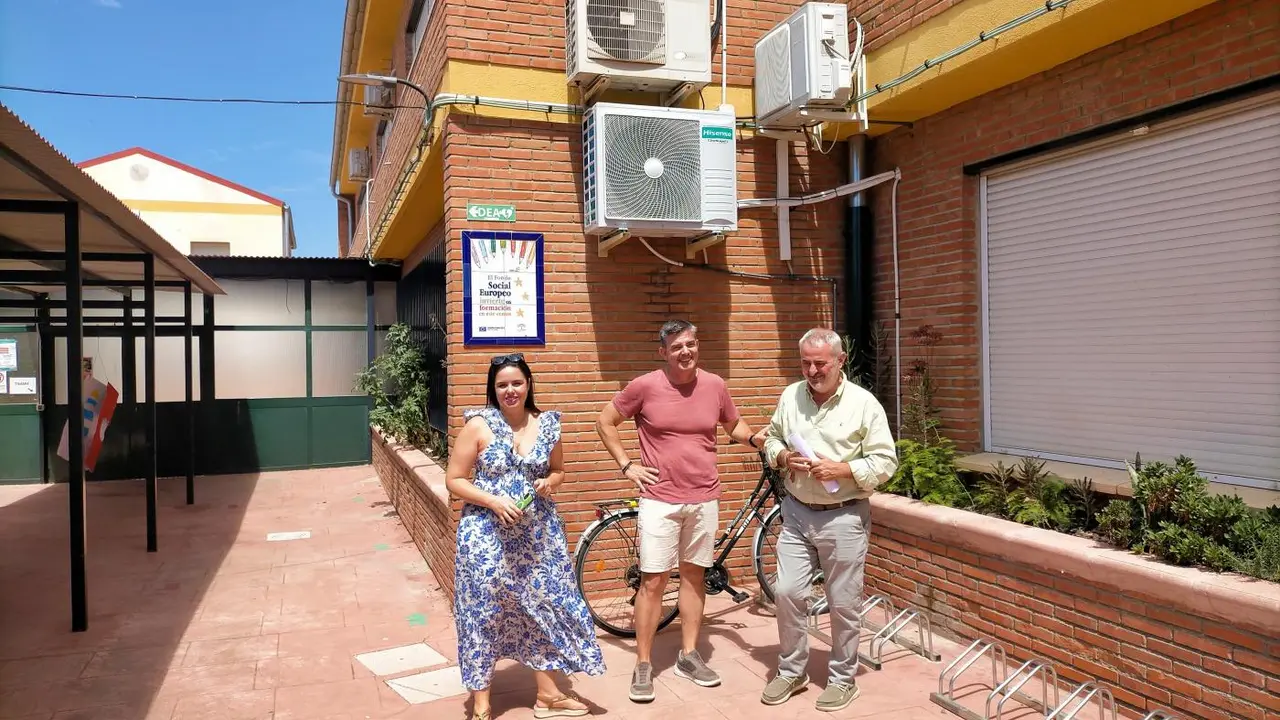 Instalaci&oacute;n de climatizadores del CEIP VIllar Palas&iacute;. - Ayuntamiento V&eacute;lez-M&aacute;laga
