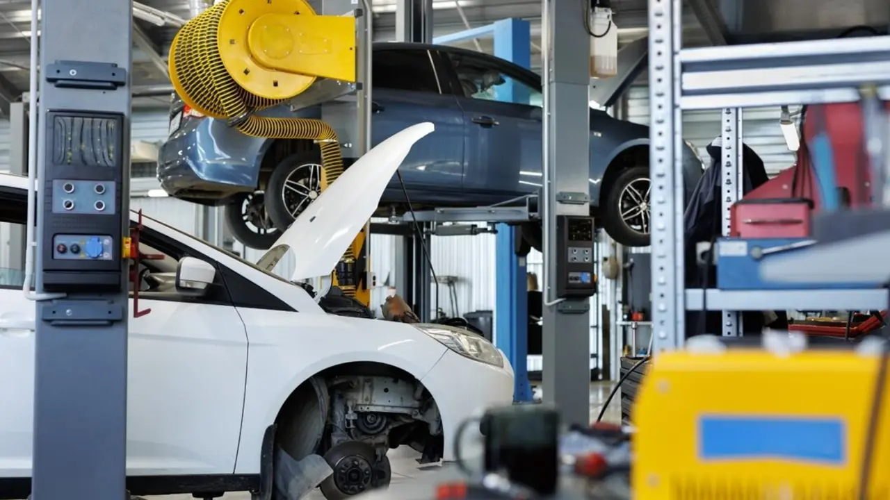 EuropaPress_6896361_taller_coches