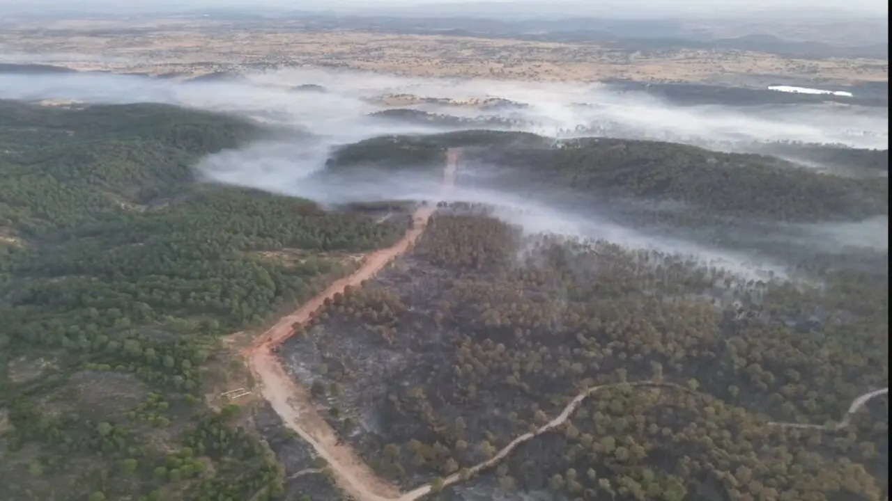 EuropaPress_6900967_incendio_aroche_huelva