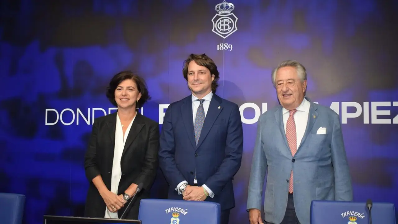 El presidente de Atlantic Copper, Javier Targhetta (derecha), la consejera delegada de la compa&ntilde;&iacute;a, Macarena Guti&eacute;rrez, y el presidente del Real Club Recreativo de Huelva, Adri&aacute;n Fern&aacute;ndez-Romero. | Atlantic Copper.