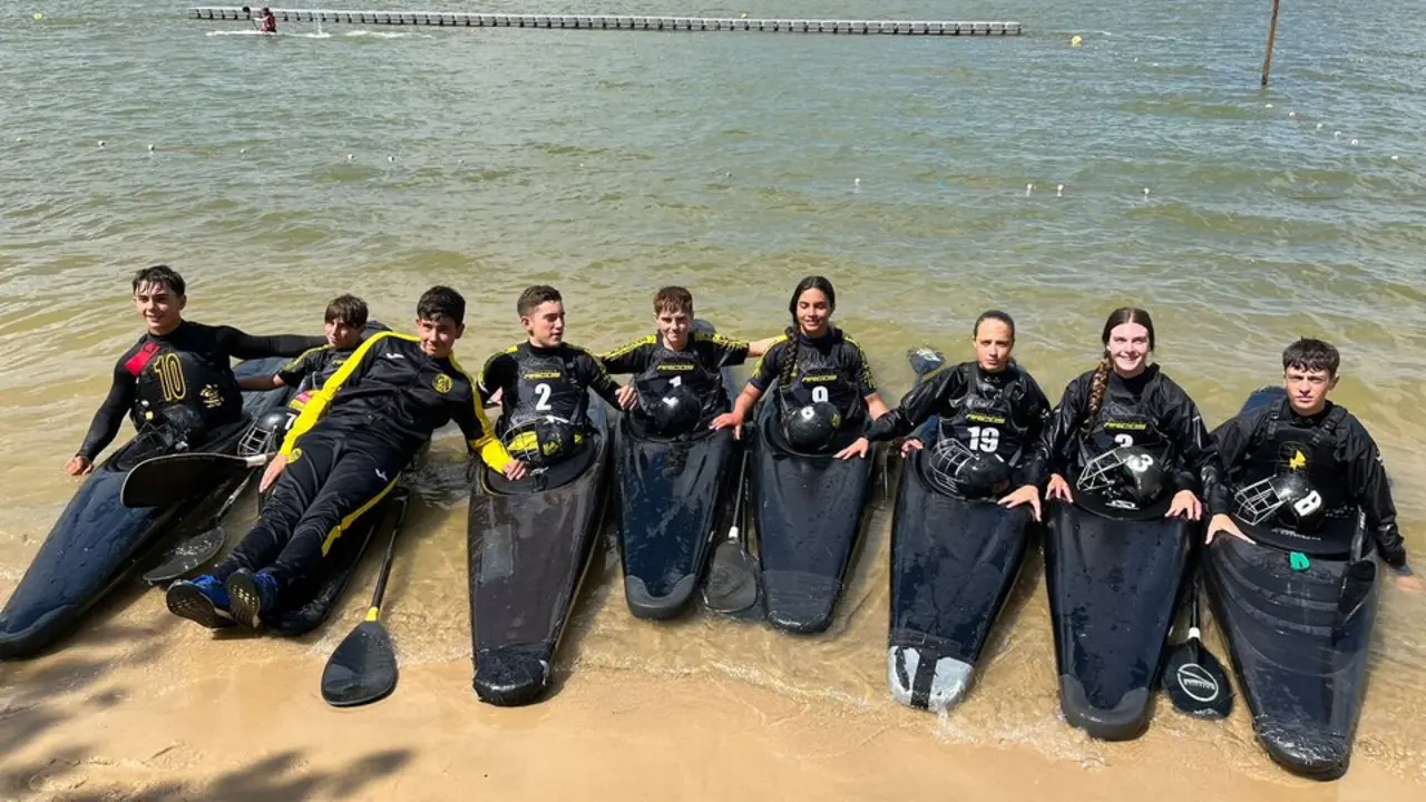 El KPA, de nuevo referencia del kayak polo nacional./ MAC&Iacute;AS.