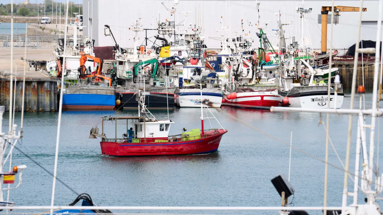 25/3/22  Santo&ntilde;a
EP Barcos pesqueros atracados 



FOTO: JUAN MANUEL SERRANO ARCE
