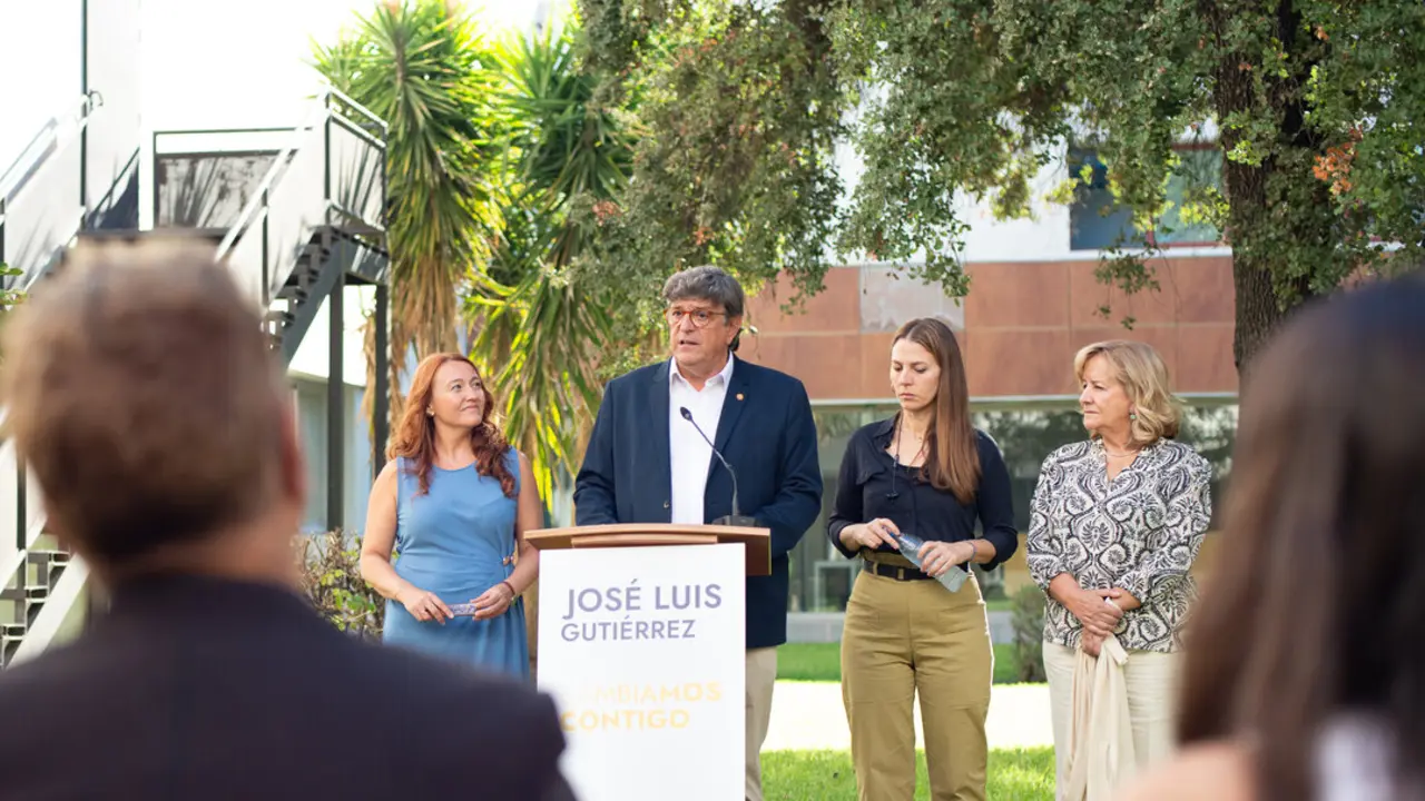 Jos&eacute; Luis Guti&eacute;rrez durante la presentaci&oacute;n de su candidatura a rector de la US. | cedida