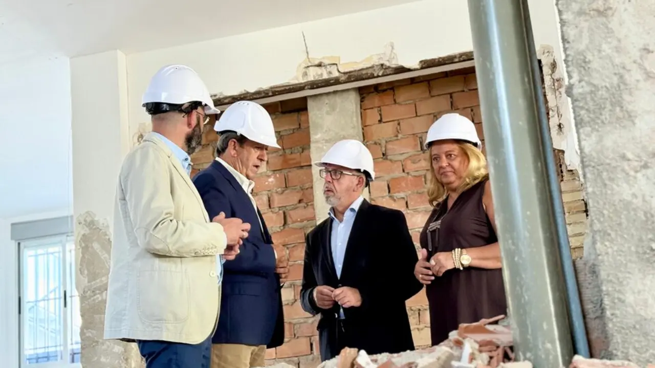 Visita al Centro de D&iacute;a Visita And&uacute;jar. | Junta