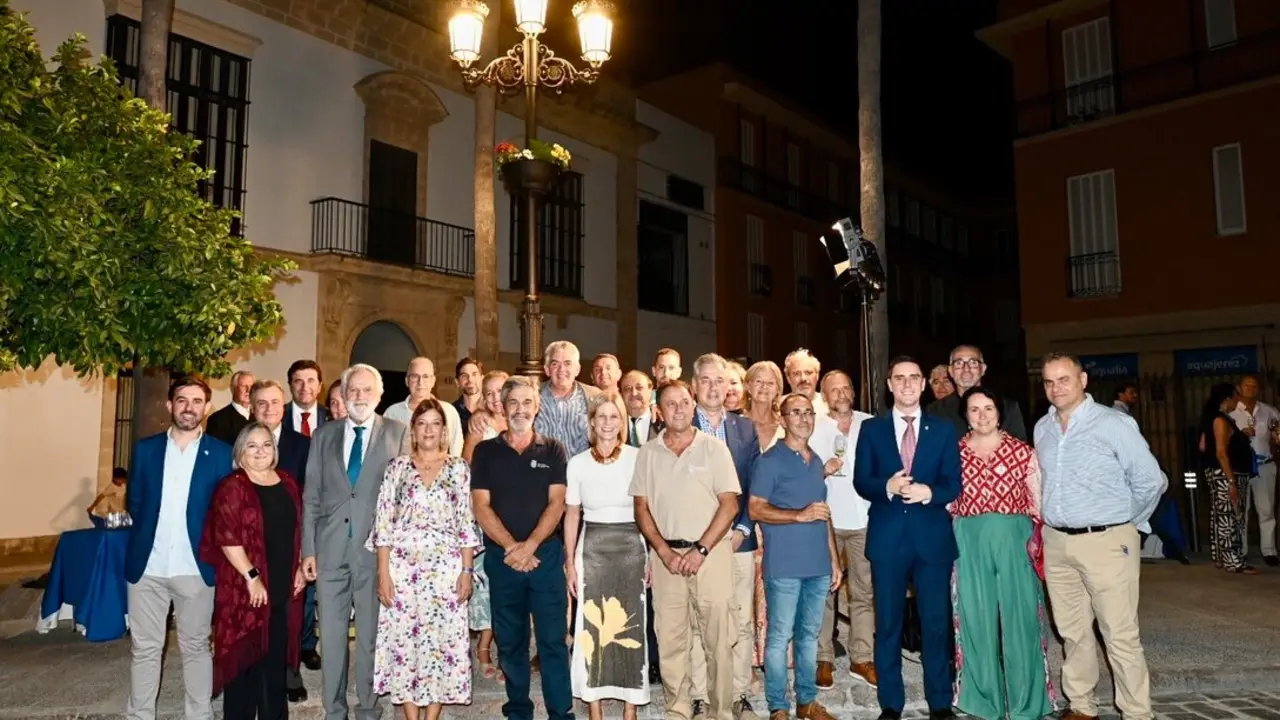 Inauguraci&oacute;n de la farola conmemorativa. | Jerez.es