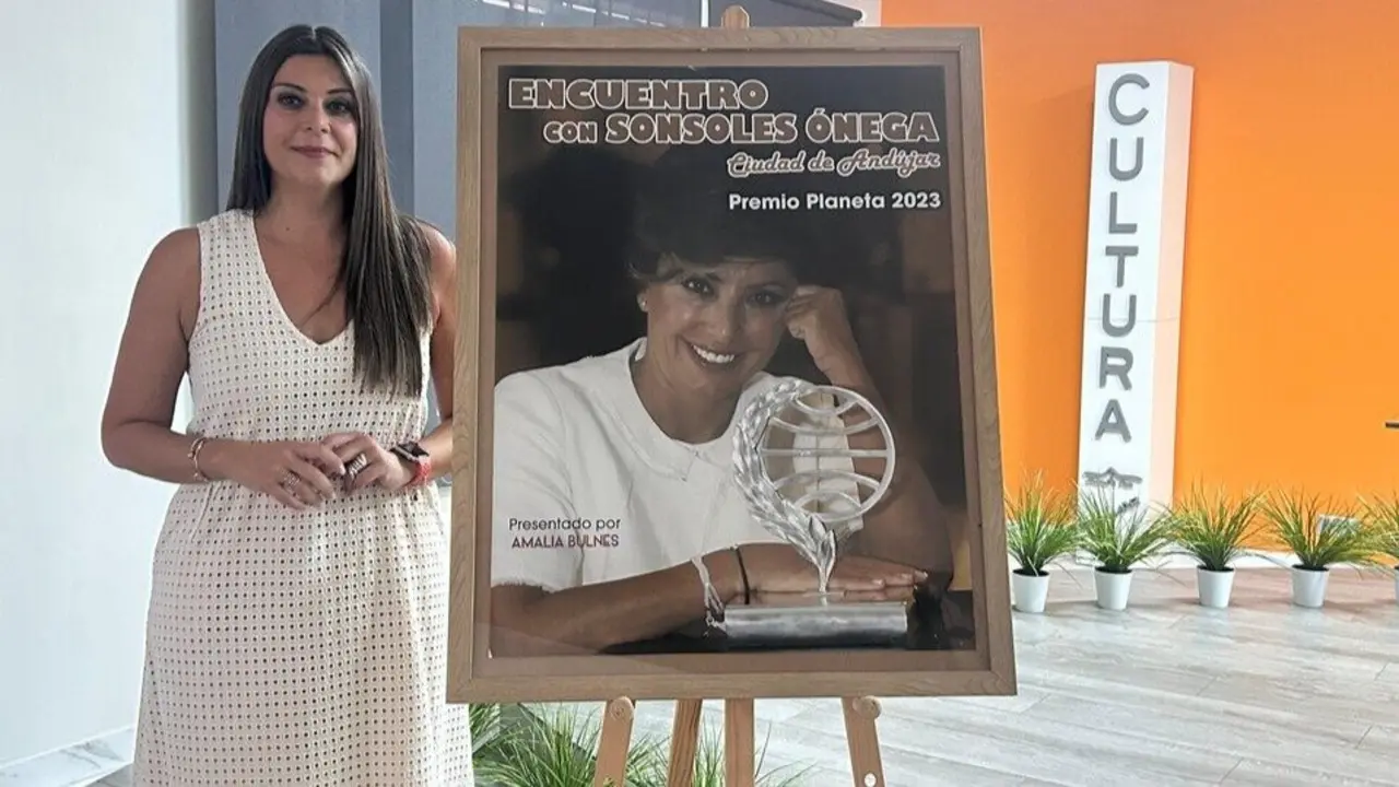 Presentaci&oacute;n del encuentro con Sonsoles &Oacute;nega. | Ayuntamiento de And&uacute;jar