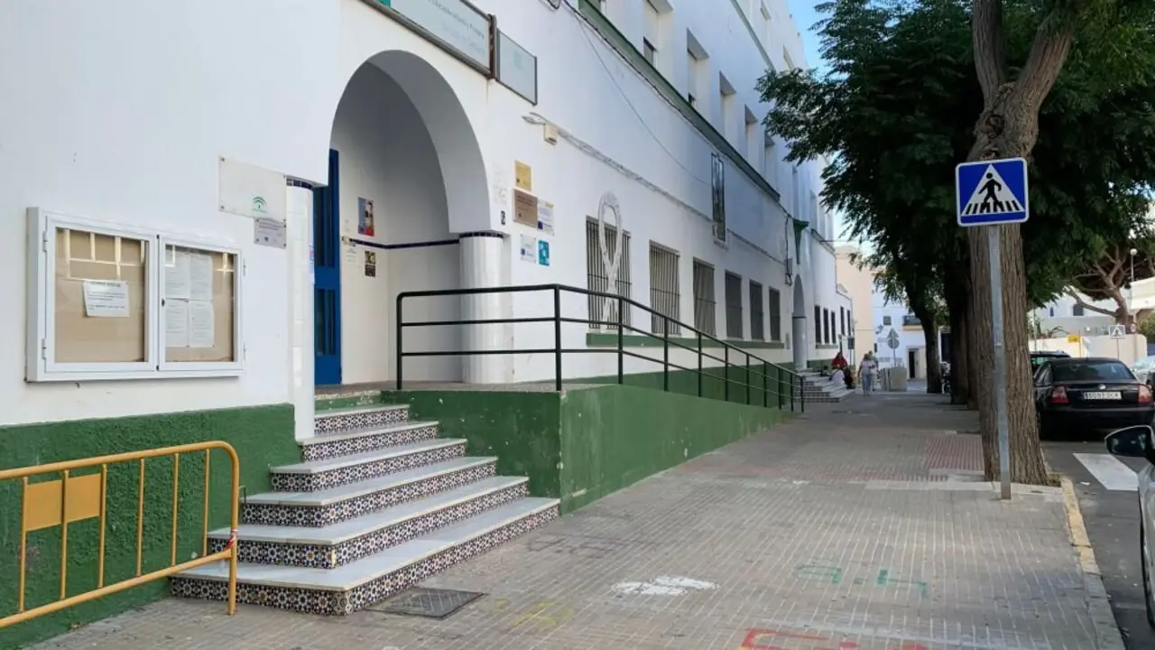 Imagen de la fachada del colegio