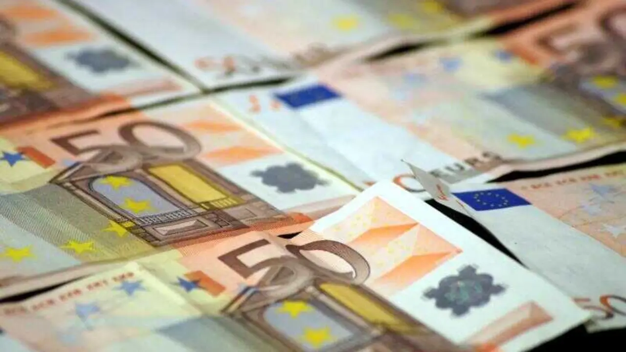  Dinero. 