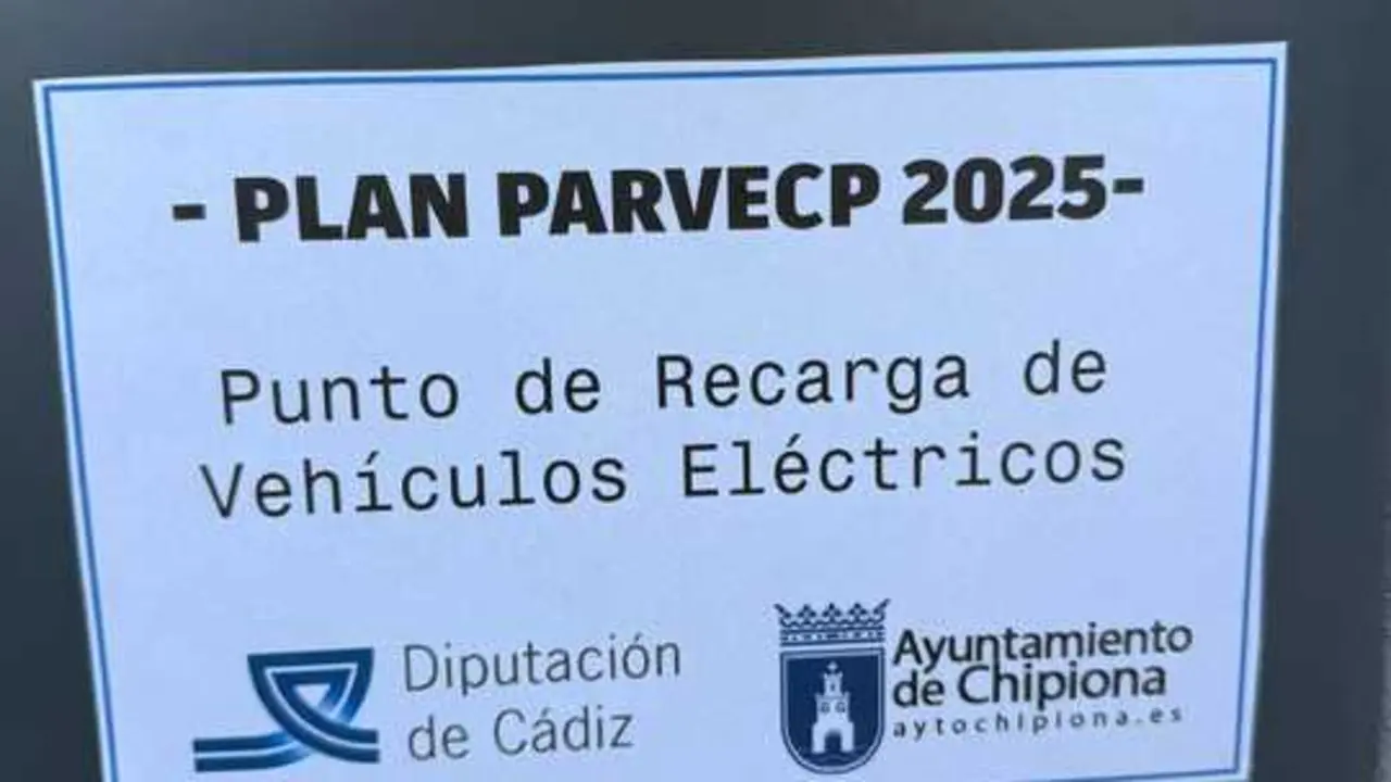 Chipiona inaugura su primer punto de recarga p&uacute;blica para veh&iacute;culos el&eacute;ctricos