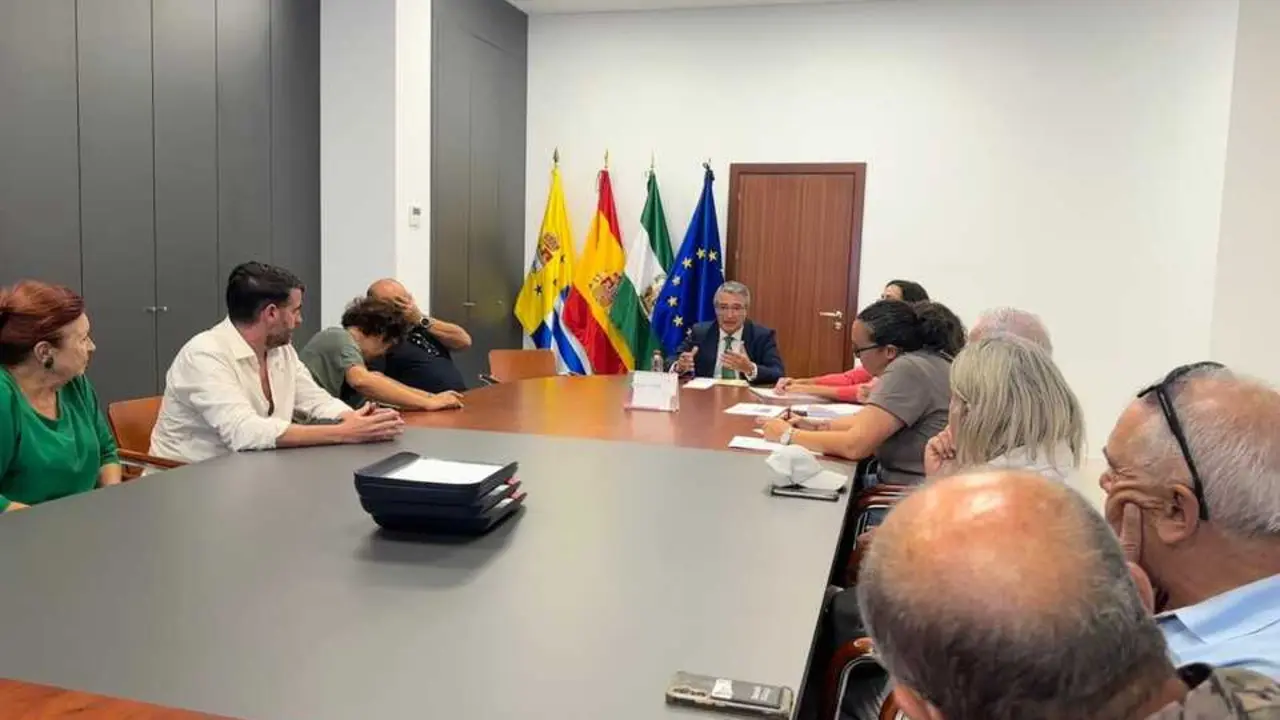 Reuni&oacute;n con las y los vecinos./VM.