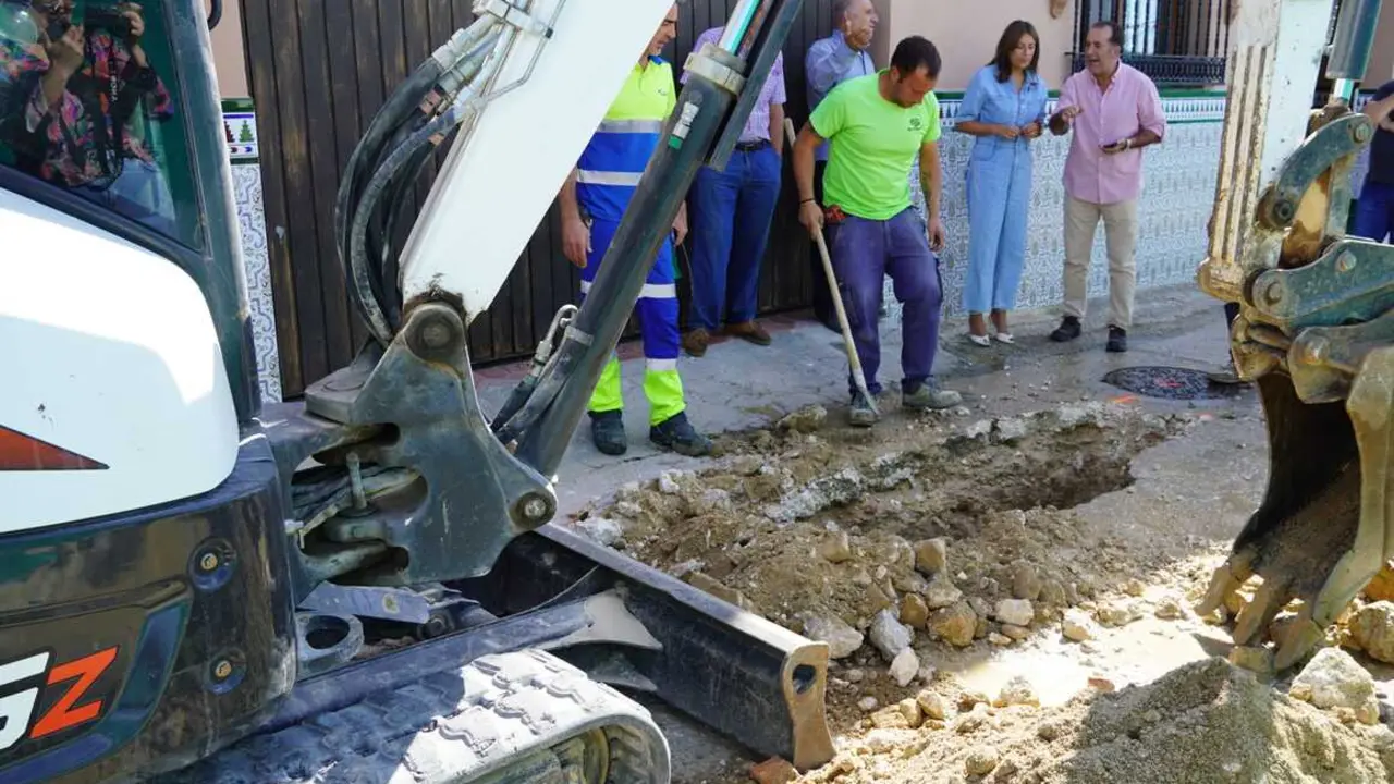 08102025 - La alcaldesa de Ronda, Mari Paz Fern&aacute;ndez, ha visitado las obras. 