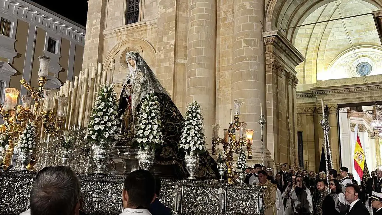 La llegada de la Virgen de la Esperanza al Pante&oacute;n de Marinos Ilustres. | Aurora Mar&iacute;n.