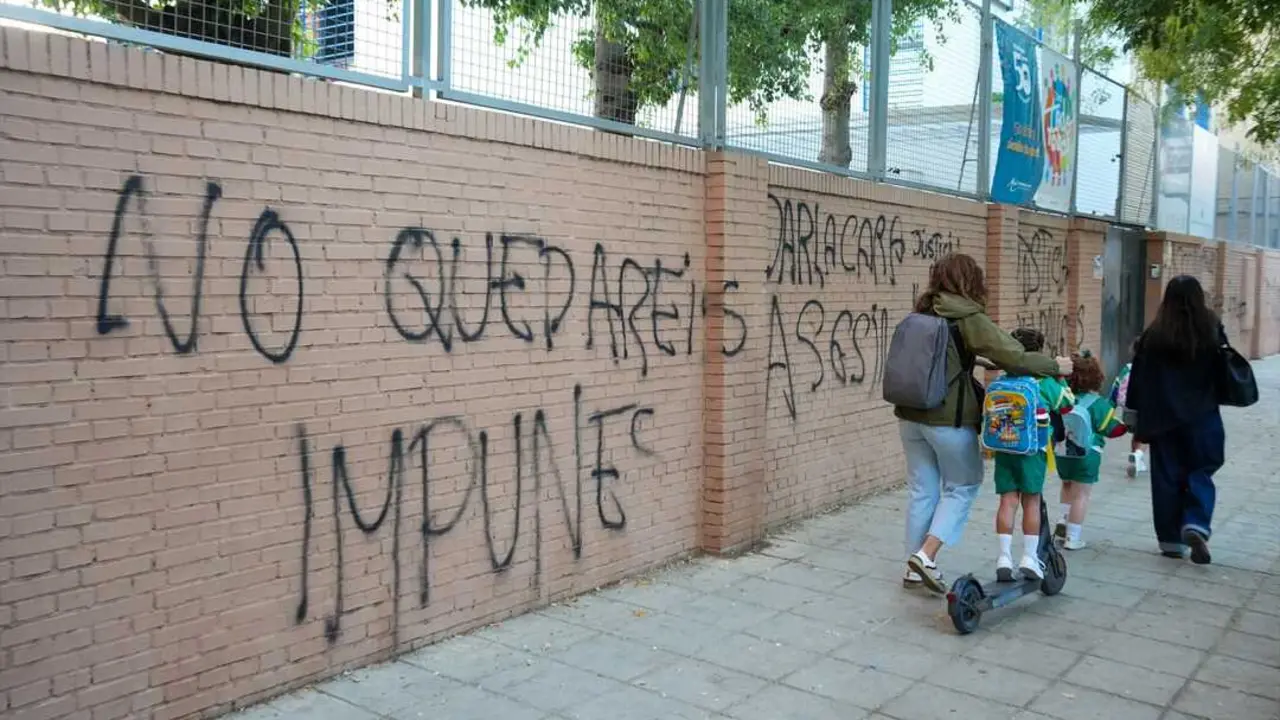 Pintadas en la fachada del Colegio Irlandesas Loreto |&nbsp;E.P.