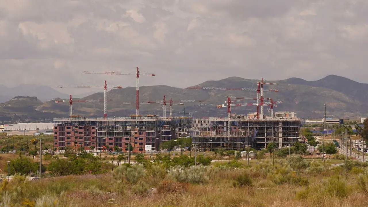 Edificio en contrucci&oacute;n en M&aacute;laga. / &Aacute;lex Zea - Europa Press