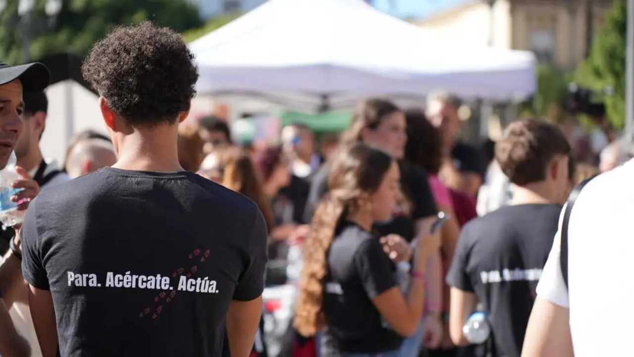 Lectura del manifiesto de C&aacute;ritas en la plaza del Arenal. | David Mart&iacute;nez.