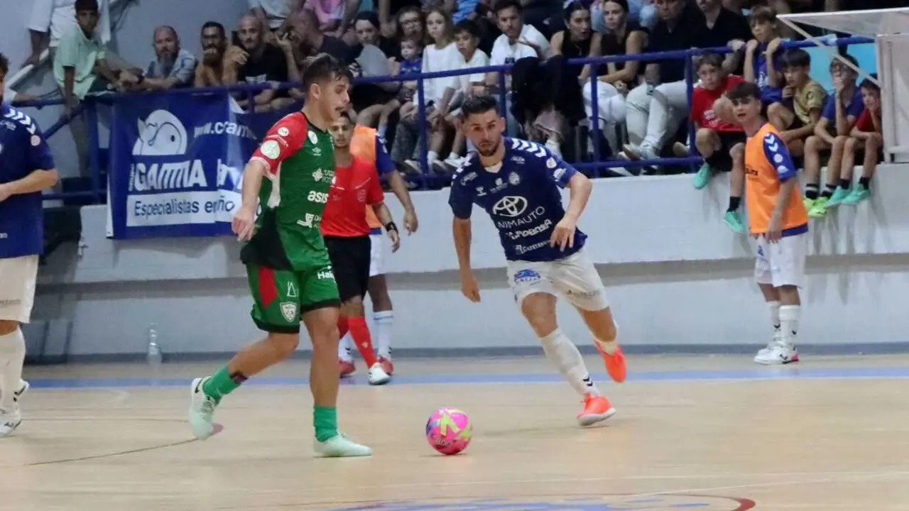 Lance del partido entre el Xerez y el CD Virgili. | CD Virgili C&aacute;diz.