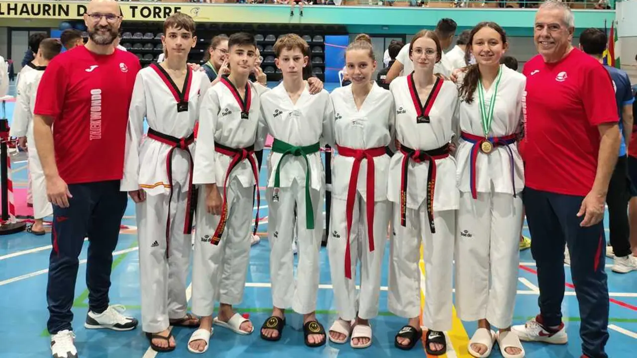Taekwondistas del Club &Oacute;scar Dojang Ja&eacute;n que participaron en la Supercopa de Andaluc&iacute;a Cadete. - Foto: Club &Oacute;scar Dojang