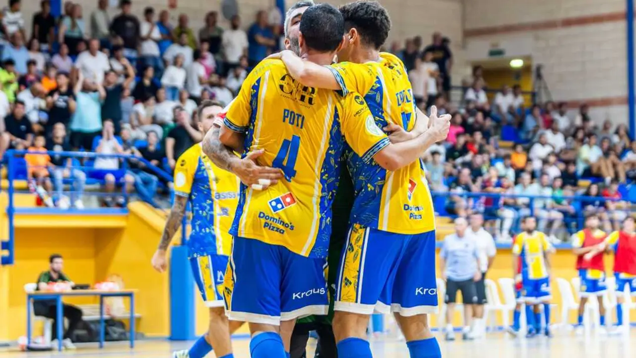 Los jugadores del Virgili celebran un gol. | CD Virgili.