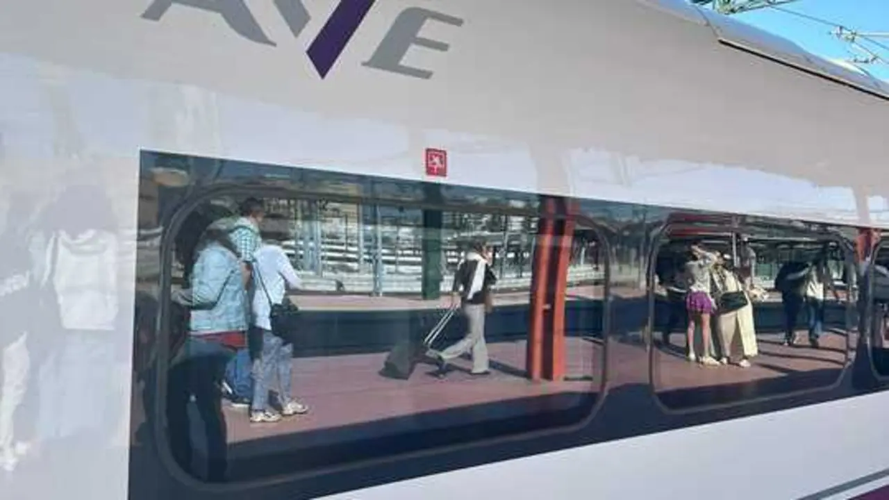 Tren de alta velocidad entre Asturias y Madrid. | Europa Press.