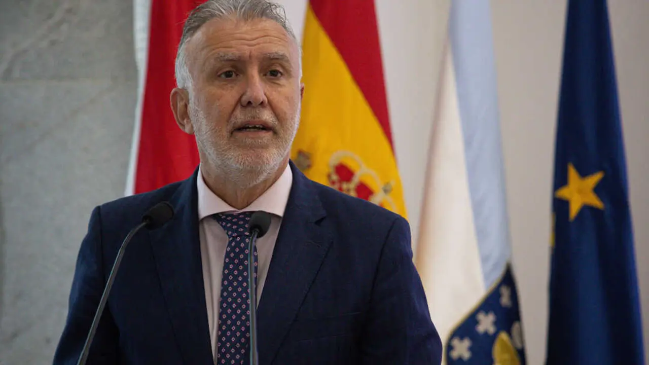 El ministro de Memoria Democr&aacute;tica, &Aacute;ngel V&iacute;ctor Torres. | Europa Press.