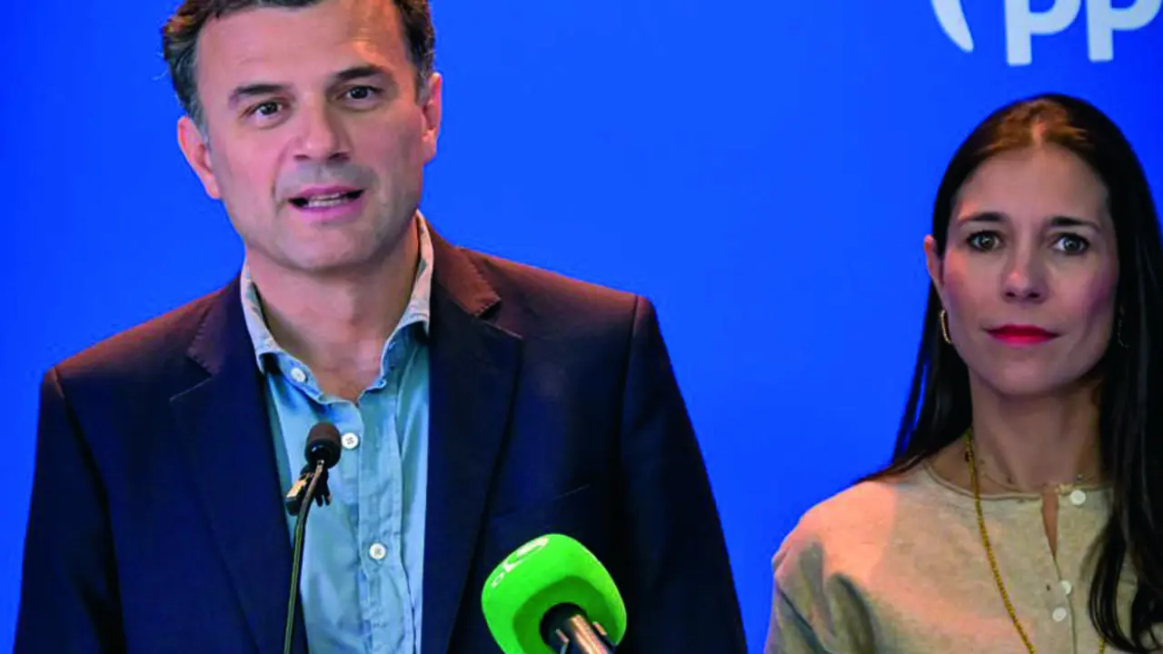 Bruno Garc&iacute;a y Auxi Izquierdo, en rueda de prensa. VIVA