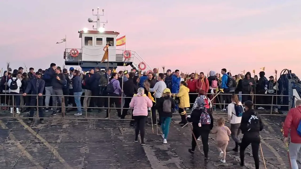 Los rocieros sanluque&ntilde;os iniciaron el domingo su peregrinaci&oacute;n andando a El Roc&iacute;o. /MAVI