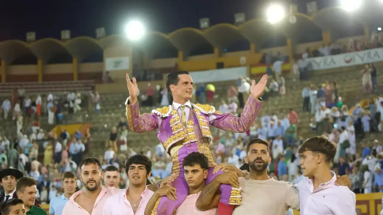 David Galv&aacute;n, a hombros en Las Palomas | Sergio P&eacute;rez