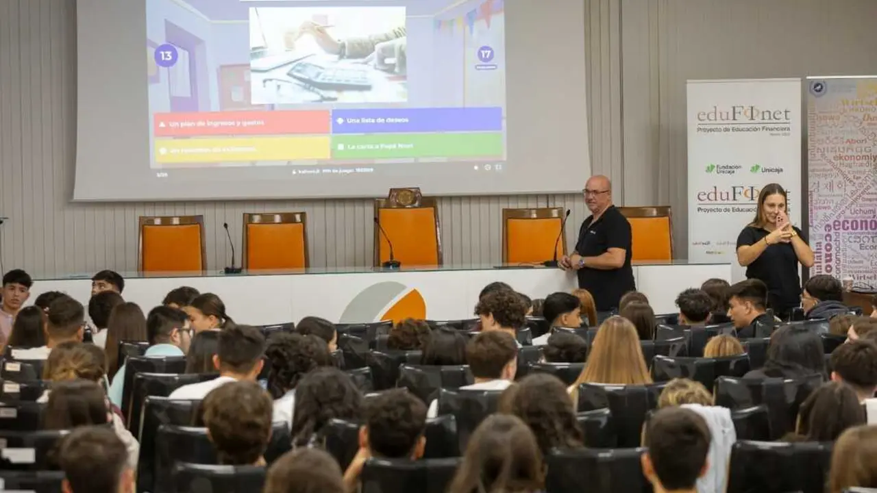 Una actividad escolar de Edufinet (archivo)./Unicaja.