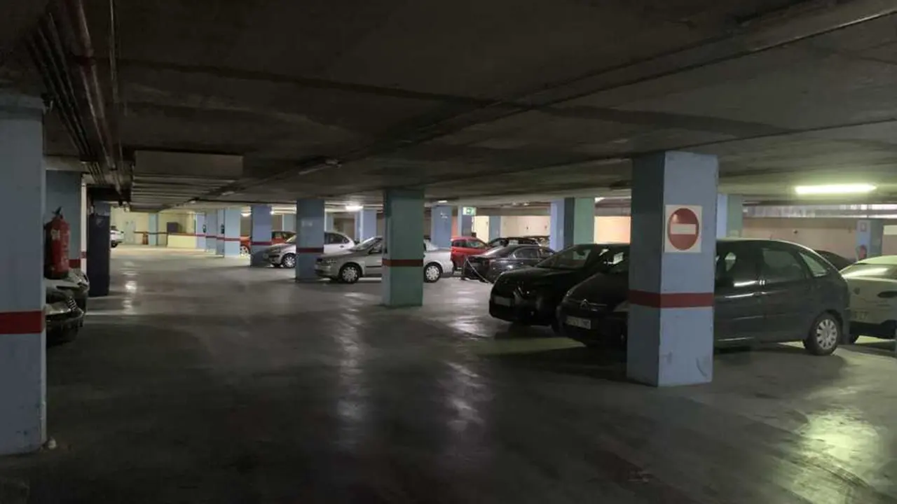 Interior del parking del Paseo del Romeral. | Informaci&oacute;n