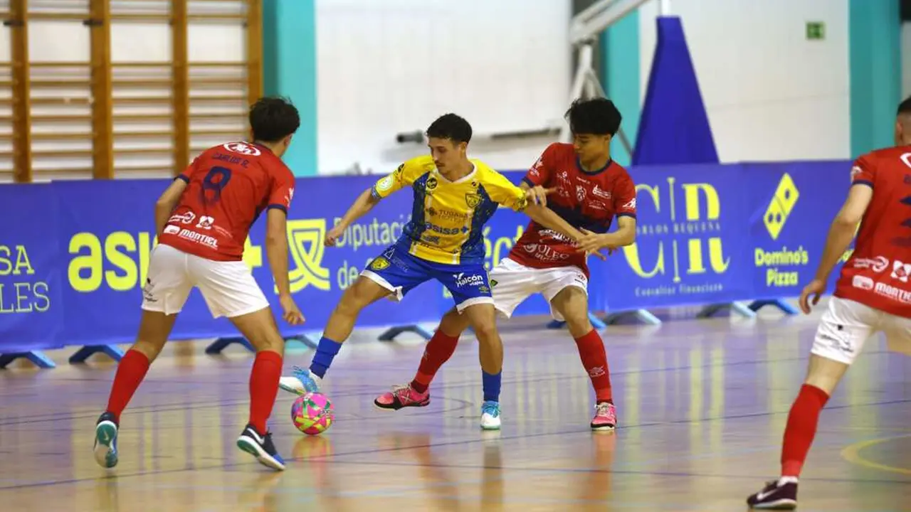 Lance del juego en el Virgili - Meng&iacute;bar. | CD Virgili C&aacute;diz.