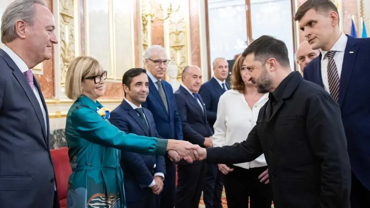Zelenski, en el Congreso, con Landaluce y Ruiz Boix al fondo