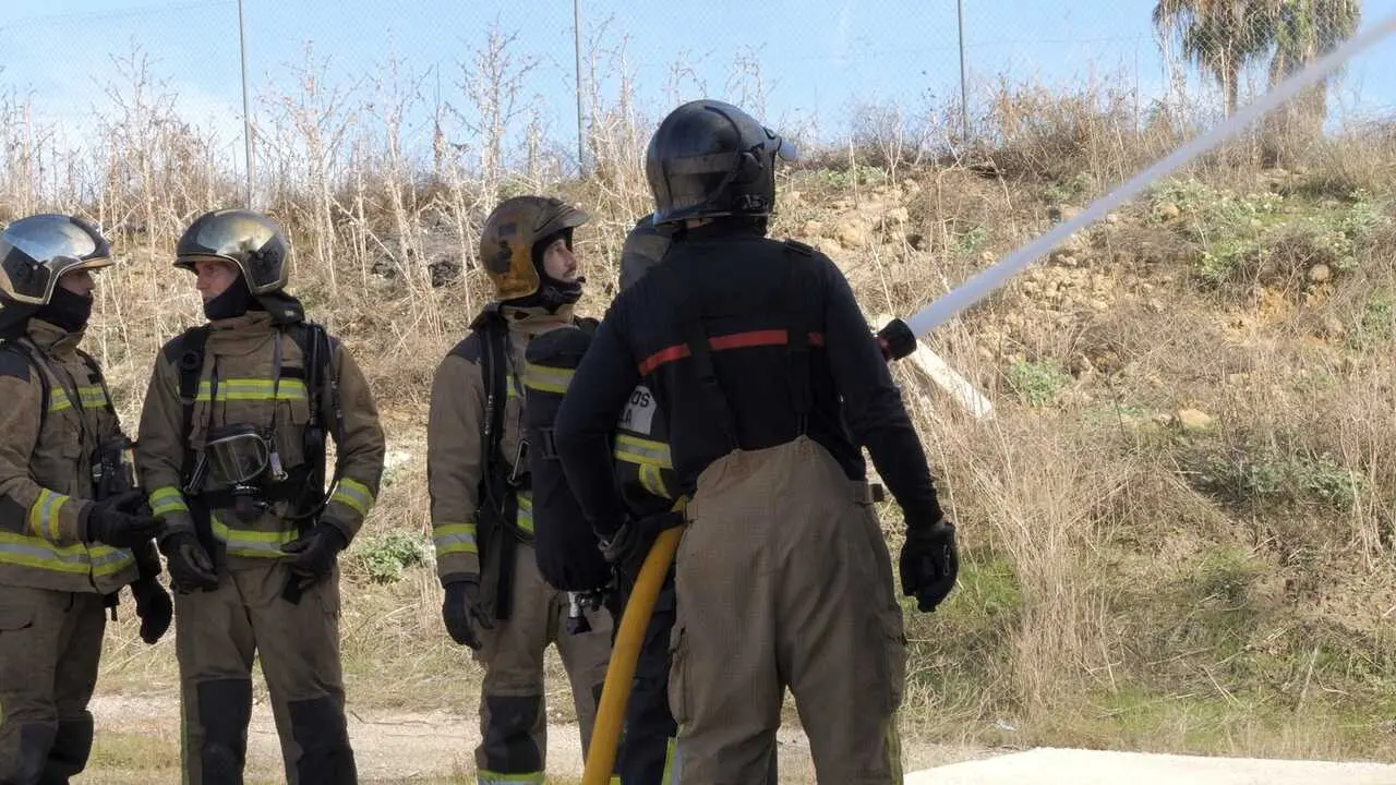 Pr&aacute;cticas de los bomberos del Ayuntamiento de Sevilla |&nbsp;AYUNTAMIENTO DE SEVILLA
