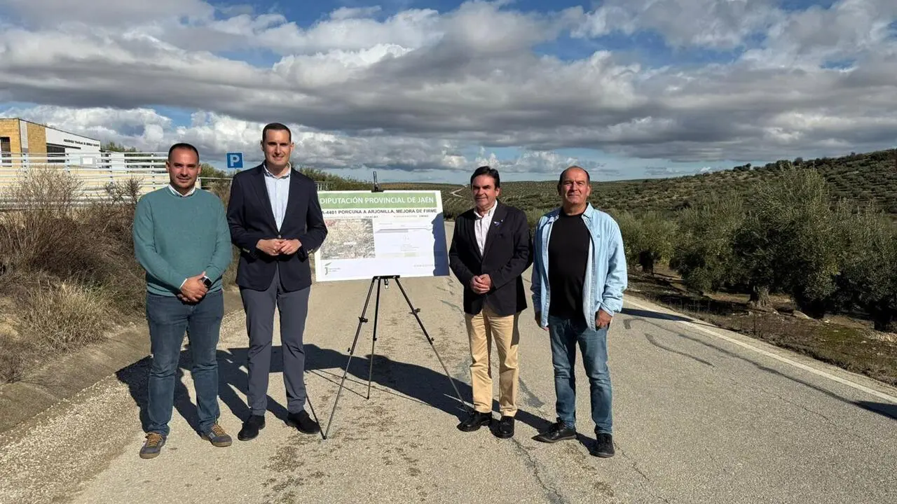 Representantes de los ayuntamientos y Diputaci&oacute;n en la JA-4401. | Diputaci&oacute;n de Ja&eacute;n