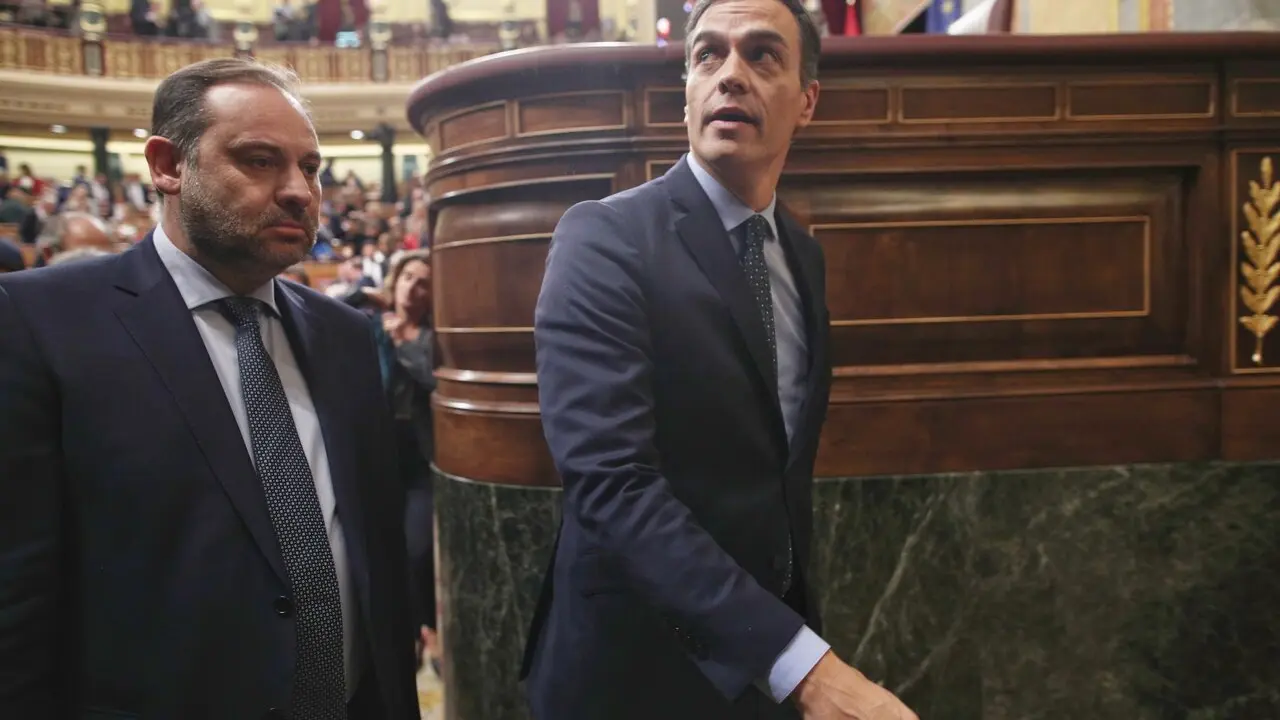 &Aacute;balos junto a Pedro S&aacute;nchez. |  Efe