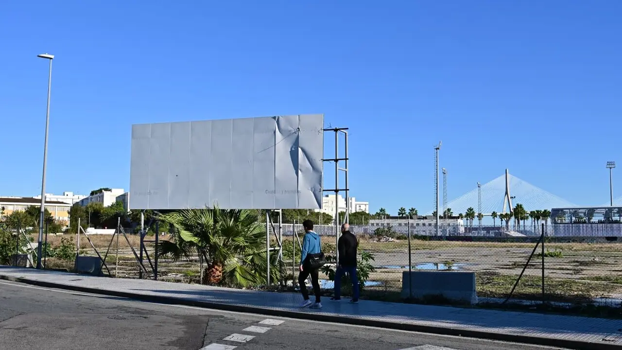 Solar en el que se edificar&aacute; el nuevo hospital regional de C&aacute;diz. / Eulogio Garc&iacute;a