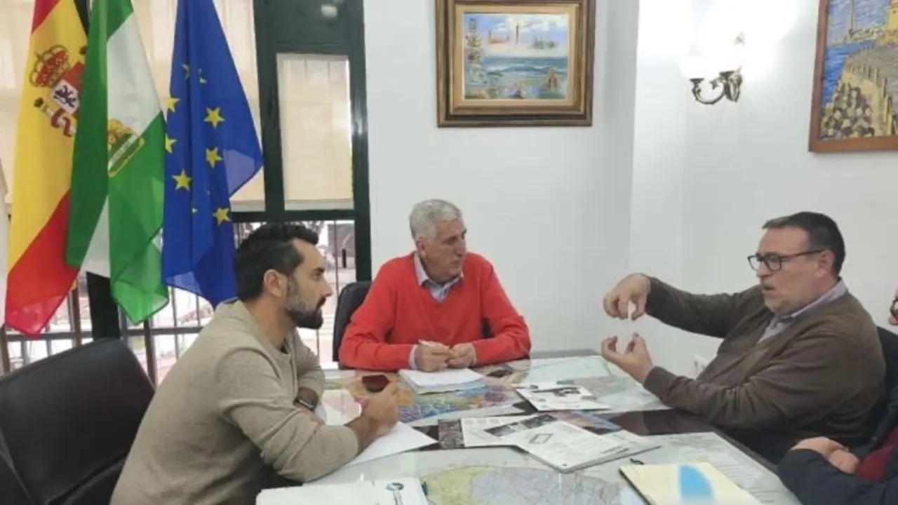 El Ayuntamiento estudia implantar contenedores met&aacute;licos para mejorar la limpieza urbana