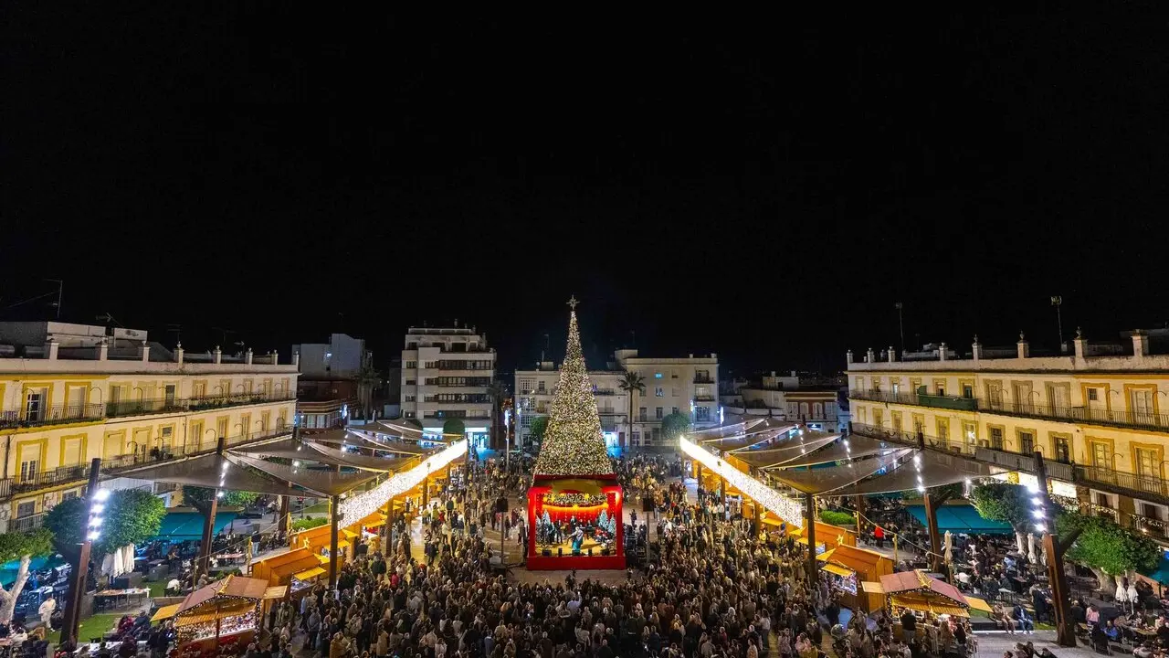 La plaza del Rey reconvertida en la plaza de la Navidad | Ayuntamiento.