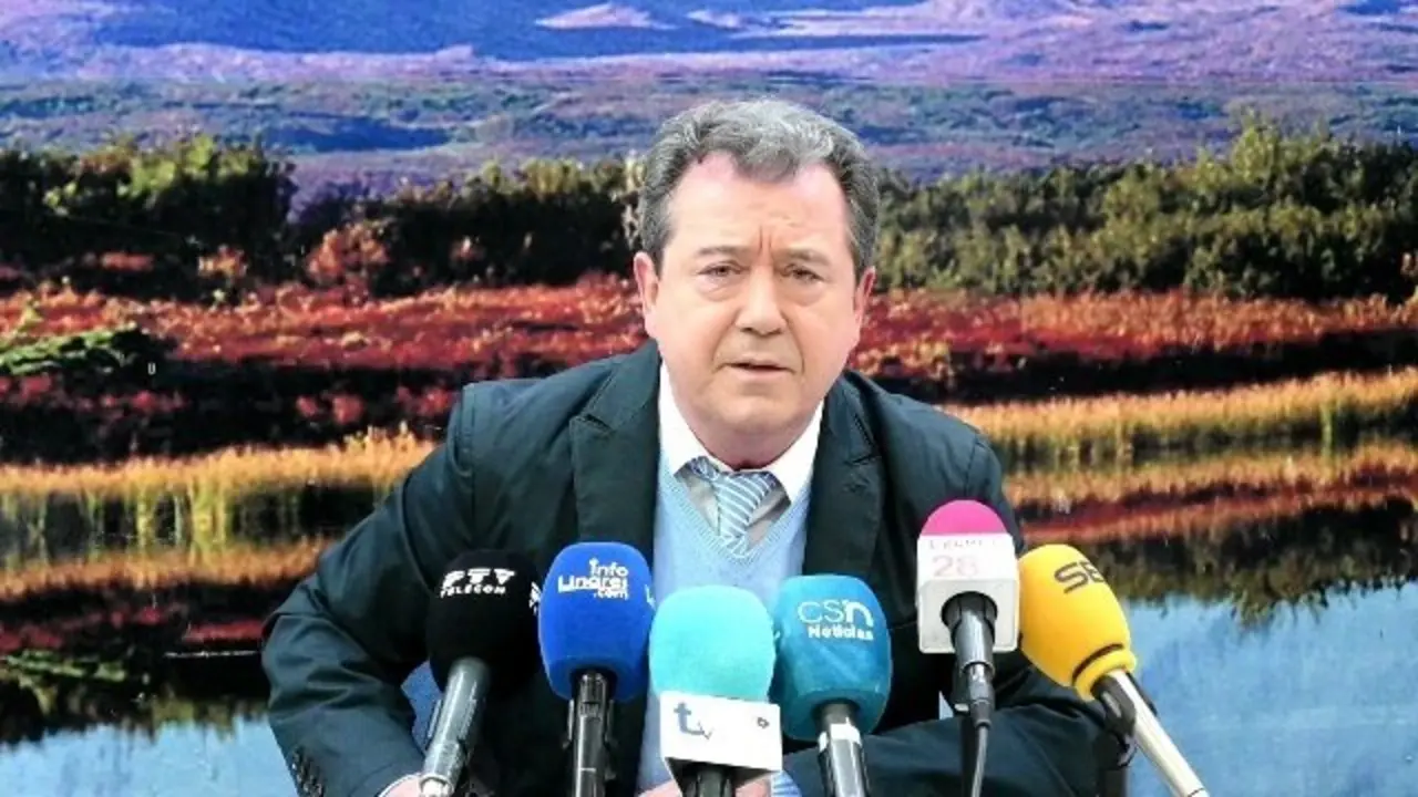 Juan Fern&aacute;ndez durante la rueda de prensa | LINARES PRIMERO