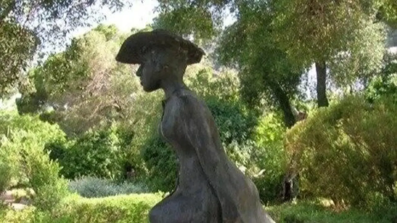 Estatua de Molly Bloom en Gibraltar | Wikipedia