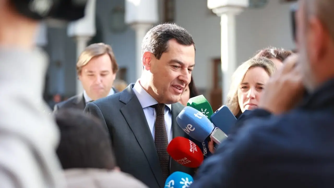 Juanma Moreno, en una comparecencia ante los medios | Europa Press
